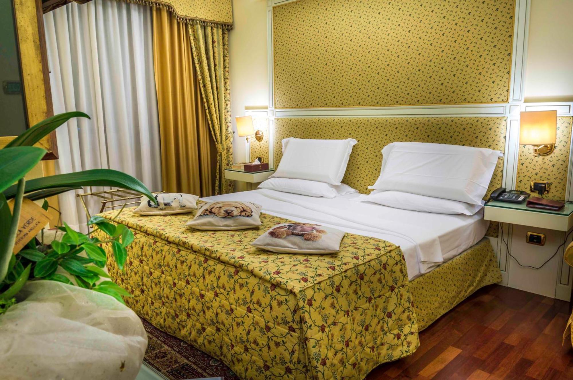 Deluxe King Room,1218592093:JPEG